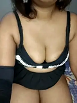 Snapshot of missneha61 chatting on 10-17-25, 08:43 missneha61 online show from 10-17-25, 08:43