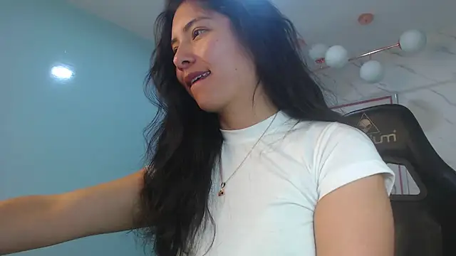 Snapshot of victoria_hernandez_t_ chatting on 05-25-26, 01:21 victoria hernandez t online show from 05-25-26, 01:21