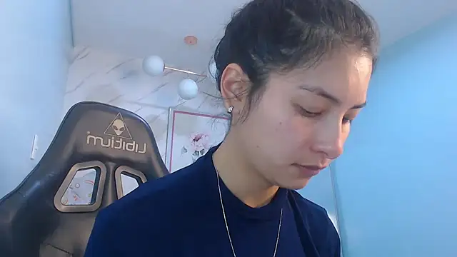 Snapshot of victoria_hernandez_t_ chatting on 04-27-26, 12:58 victoria hernandez t online show from 04-27-26, 12:58
