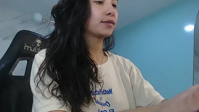 Snapshot of victoria_hernandez_t_ chatting on 06-03-26, 01:12 victoria hernandez t online show from 06-03-26, 01:12