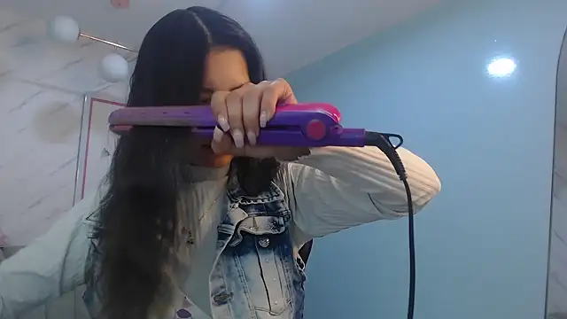 victoria hernandez t  online show from 04-14-26, 01:27