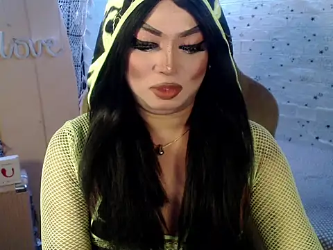 Snapshot of xxXMissCessXxx chatting on 04-08-26, 04:30 xxXMissCessXxx online show from 04-08-26, 04:30
