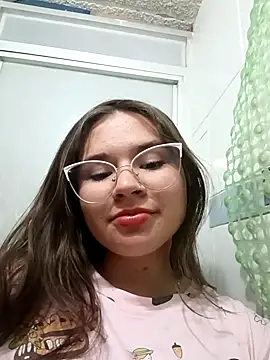 Snapshot of Isa_Acosta chatting on 10-11-25, 12:00 Isa Acosta online show from 10-11-25, 12:00