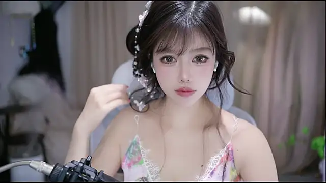 Snapshot of Fortune2Me chatting on 04-01-26, 04:58 Fortune2Me online show from 04-01-26, 04:58