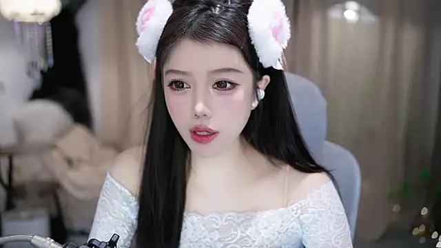 Snapshot of Fortune2Me chatting on 03-12-26, 04:29 Fortune2Me online show from 03-12-26, 04:29