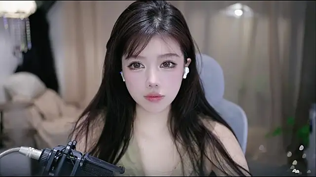 Snapshot of Fortune2Me chatting on 03-16-26, 05:44 Fortune2Me online show from 03-16-26, 05:44