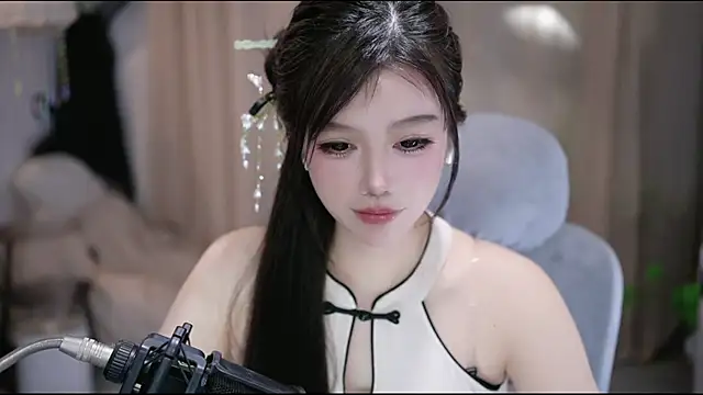 Snapshot of Fortune2Me chatting on 04-04-26, 05:03 Fortune2Me online show from 04-04-26, 05:03