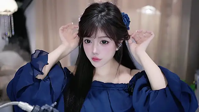 Snapshot of Fortune2Me chatting on 03-09-26, 04:27 Fortune2Me online show from 03-09-26, 04:27