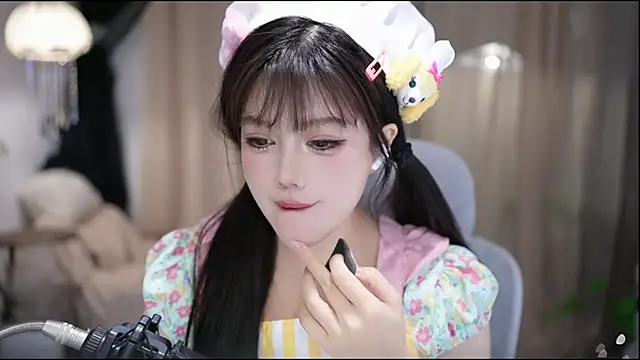 Snapshot of Fortune2Me chatting on 03-19-26, 04:45 Fortune2Me online show from 03-19-26, 04:45