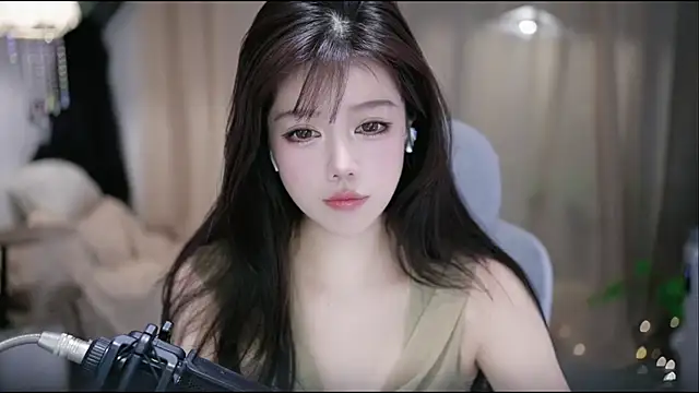 Snapshot of Fortune2Me chatting on 03-16-26, 05:04 Fortune2Me online show from 03-16-26, 05:04