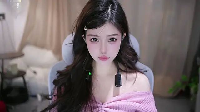 Snapshot of Fortune2Me chatting on 02-10-26, 06:12 Fortune2Me online show from 02-10-26, 06:12