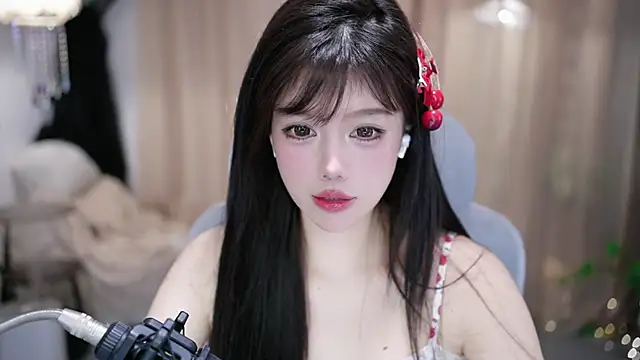 Snapshot of Fortune2Me chatting on 03-10-26, 04:27 Fortune2Me online show from 03-10-26, 04:27