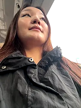 Snapshot of KissMeEva chatting on 09-20-25, 02:22 KissMeEva online show from 09-20-25, 02:22