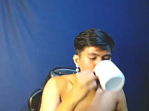 Alexx 143 online show from 10-12-25, 02:57