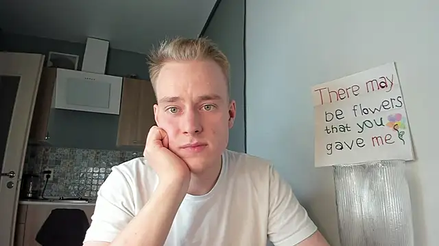 Snapshot of Kevin_Young_Cat chatting on 10-07-25, 02:07 Kevin Young Cat online show from 10-07-25, 02:07