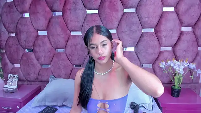 Miaa Davis  online show from 02-01-26, 03:05