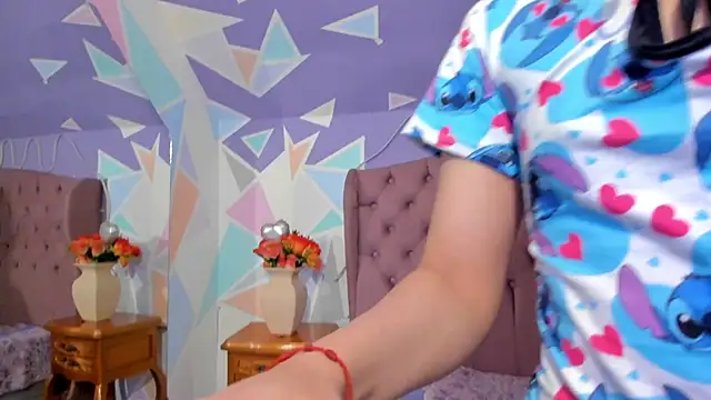 Snapshot of CloeyGraweing chatting on 12-01-25, 11:44 CloeyGraweing online show from 12-01-25, 11:44