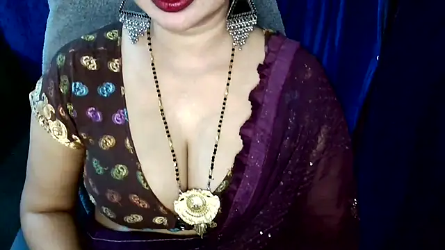 QUEEN SAKHI- online show from 04-26-26, 03:31