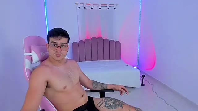 CamCumBoy online show from 10-15-25, 07:49