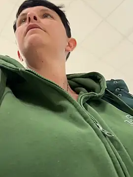 Snapshot of backdoorgalore4you chatting on 02-14-26, 04:40 backdoorgalore4you online show from 02-14-26, 04:40