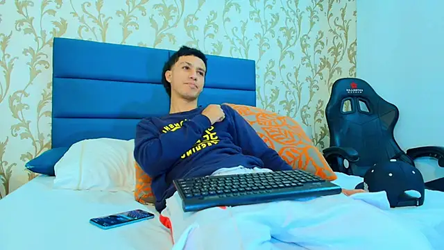 Marcus Jeron online show from 10-16-25, 02:31