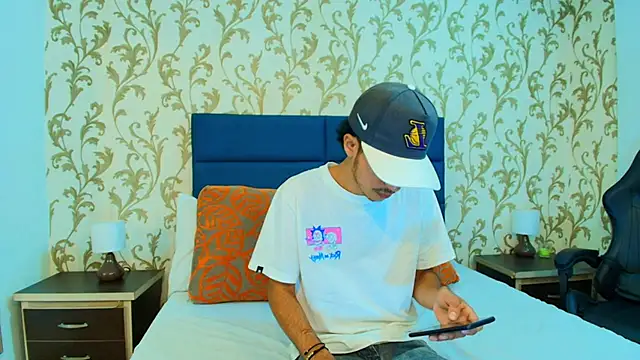 Marcus Jeron online show from 10-31-25, 03:25