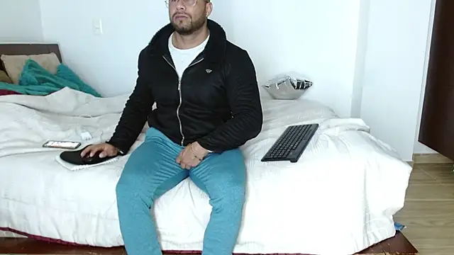 AntonyDAngelo25 online show from 10-01-25, 03:22