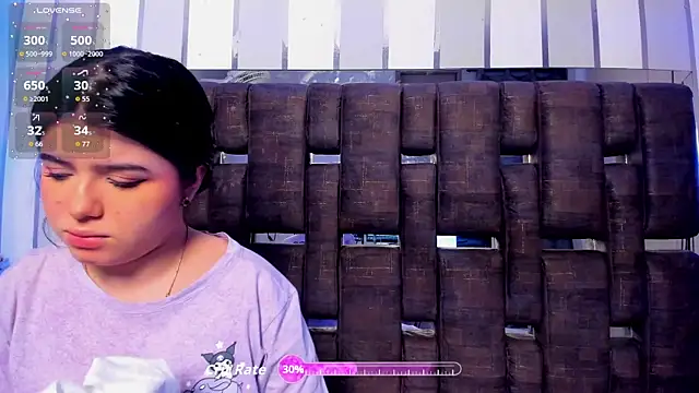 Snapshot of EmilyANDrew_ chatting on 10-14-25, 04:57 EmilyANDrew  online show from 10-14-25, 04:57