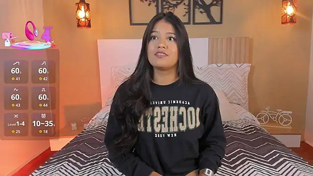 Snapshot of Camila_Bustamante chatting on 09-08-25, 03:11 Camila Bustamante online show from 09-08-25, 03:11
