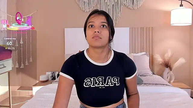 Camila Bustamante online show from 04-19-26, 01:45