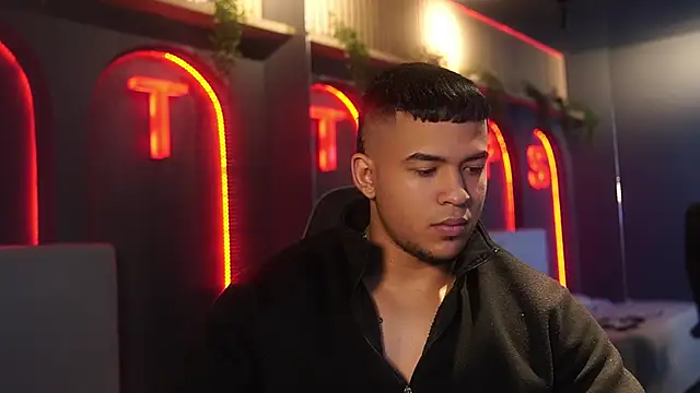 Thiago Valente online show from 04-17-26, 02:09