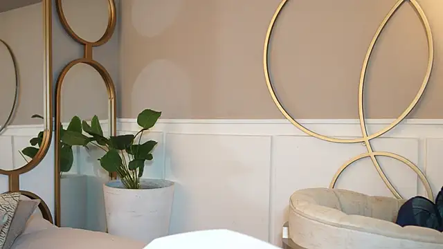 Thiago Valente online show from 10-29-25, 01:10