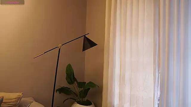 Thiago Valente online show from 11-05-25, 01:14