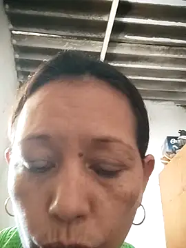 Snapshot of marinita13 chatting on 09-15-25, 07:03 marinita13 online show from 09-15-25, 07:03