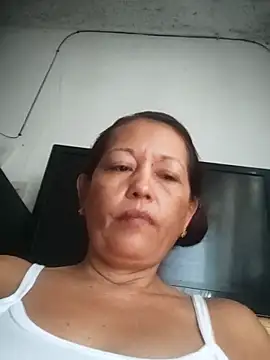 Snapshot of marinita13 chatting on 10-25-25, 11:53 marinita13 online show from 10-25-25, 11:53