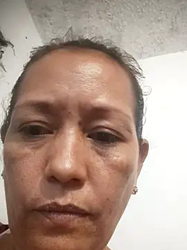 Snapshot of marinita13 chatting on 10-17-25, 02:26 marinita13 online show from 10-17-25, 02:26