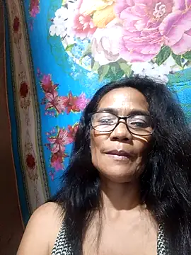 Snapshot of ImYourWoman_55 chatting on 10-06-25, 06:08 ImYourWoman 55 online show from 10-06-25, 06:08
