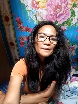 Snapshot of ImYourWoman_55 chatting on 10-12-25, 10:22 ImYourWoman 55 online show from 10-12-25, 10:22
