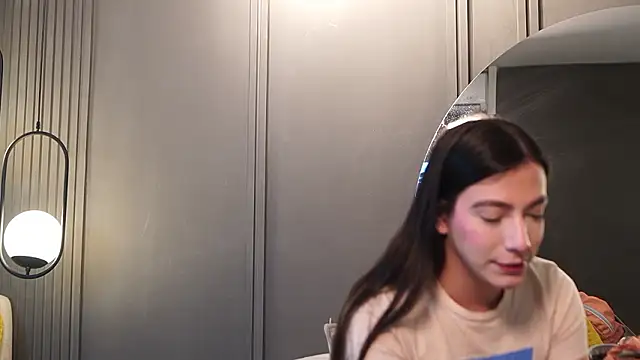 Ariaa Isabell online show from 03-12-26, 06:34