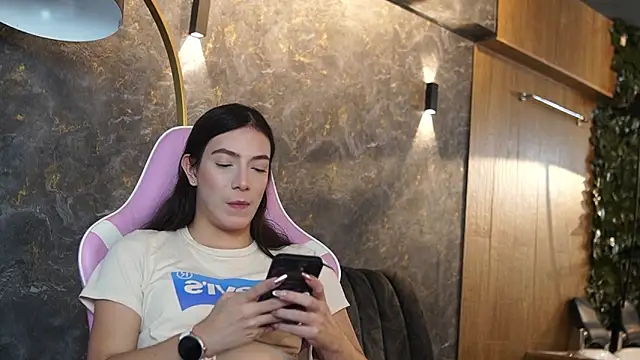 Ariaa Isabell online show from 01-05-26, 06:33