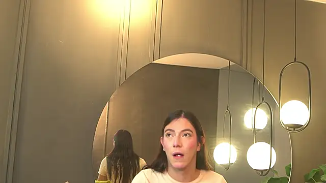 Ariaa Isabell online show from 04-08-26, 06:53