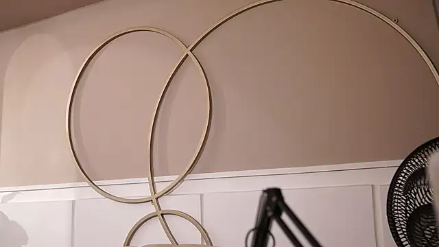 Ariaa Isabell online show from 11-18-25, 06:11