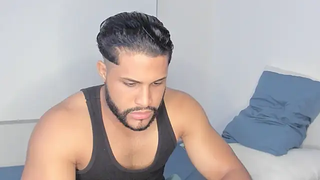 Snapshot of Pier_Simons chatting on 02-26-26, 06:02 Pier Simons online show from 02-26-26, 06:02