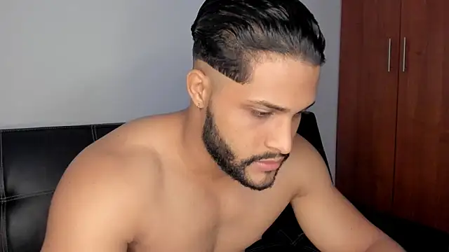 Snapshot of Pier_Simons chatting on 02-01-26, 07:17 Pier Simons online show from 02-01-26, 07:17