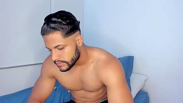 Snapshot of Pier_Simons chatting on 02-15-26, 09:25 Pier Simons online show from 02-15-26, 09:25