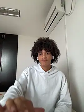 Max Rain online show from 09-22-25, 06:03