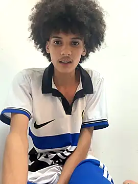 Max Rain online show from 12-17-25, 09:14