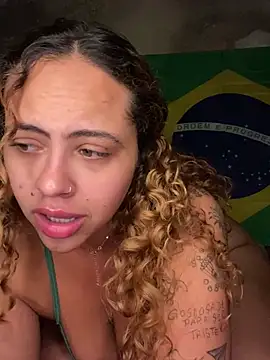 Snapshot of Chloe_Leaozinho chatting on 06-20-26, 01:54 Chloe Leaozinho online show from 06-20-26, 01:54