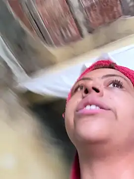 Chloe Leaozinho online show from 01-16-26, 04:55