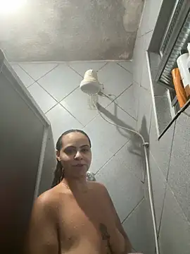 Chloe Leaozinho online show from 11-22-25, 11:36